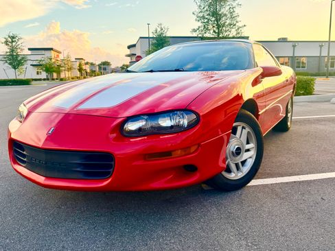 Used 2000 Chevrolet Camaro LT RWD image 1