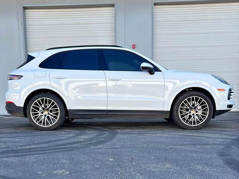 Used 2020 Porsche Cayenne S image 1