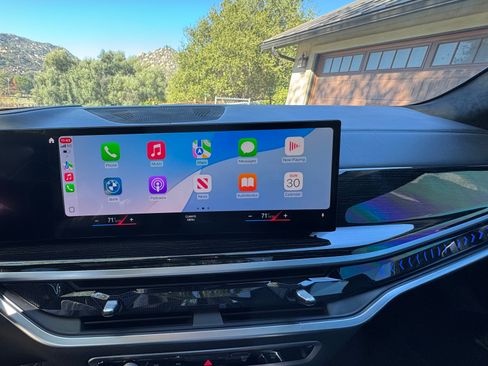 Used 2023 BMW X7 xDrive40i w/ Executive Package image 25