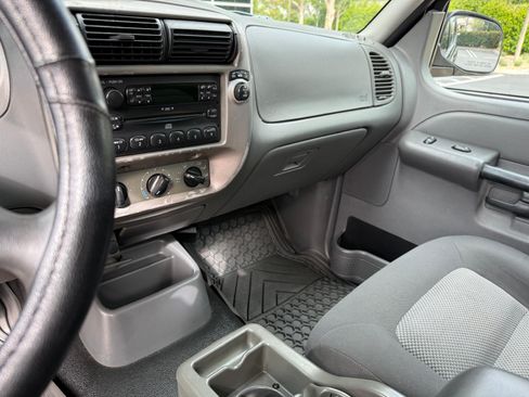 Used 2004 Ford Explorer Sport Trac XLS RWD image 15