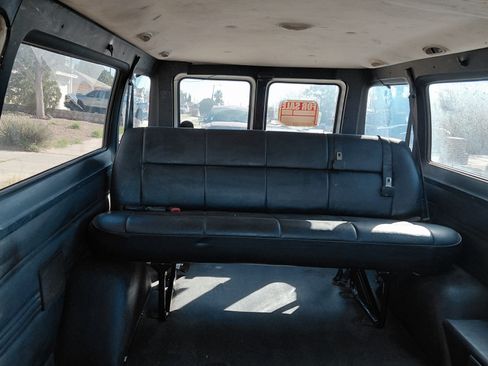 Used 2001 Dodge B3500 image 19