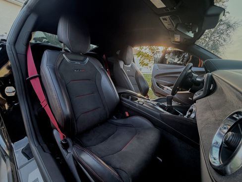 Used 2019 Chevrolet Camaro ZL1 image 19