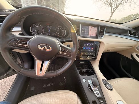 Used 2019 INFINITI QX50 Essential w/ Premium Heat Package image 12