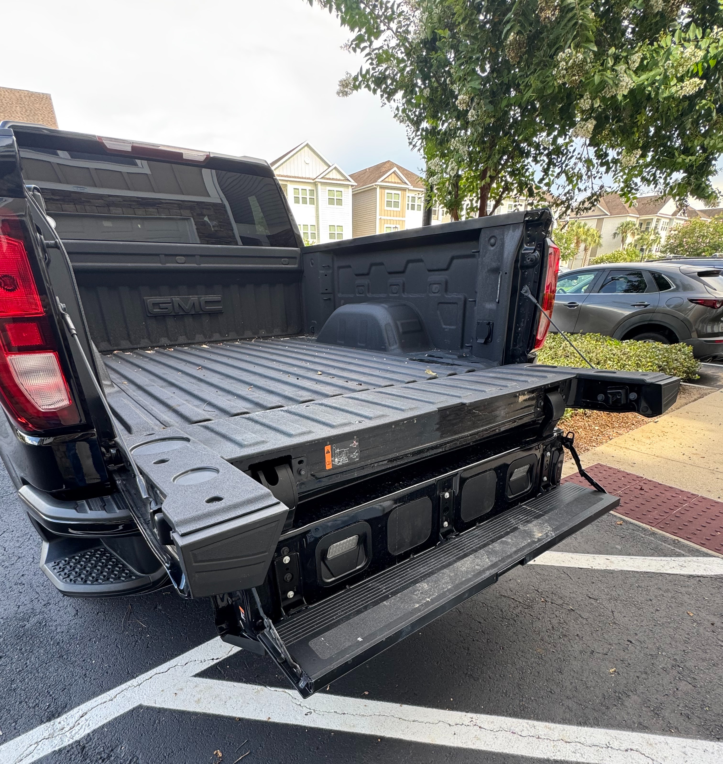 Used 2025 GMC Sierra 1500 Elevation AWD/4WD image 13