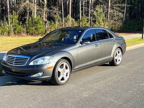 Used 2007 Mercedes-Benz S 550 S 550 4MATIC Sedan 4D image 5