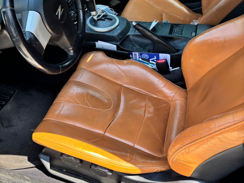 Used 2005 Nissan 350Z Touring w/ (N93) Cargo Convenience Pkg RWD image 5