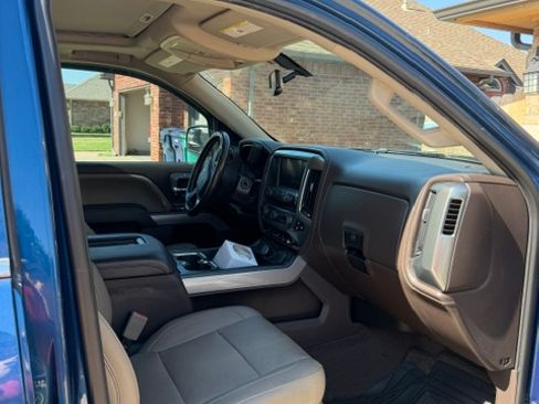 Used 2018 Chevrolet Silverado 1500 LTZ Z71 w/ LTZ Plus Package AWD/4WD image 10