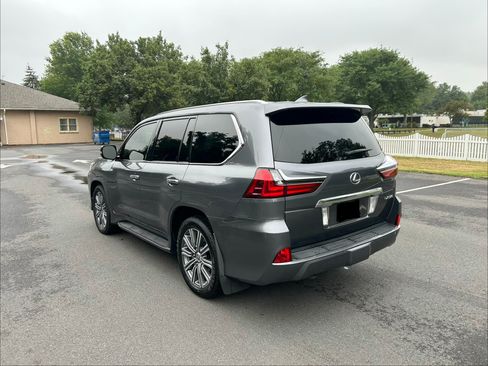 Used 2016 Lexus LX 570 4WD w/ Luxury Package image 5