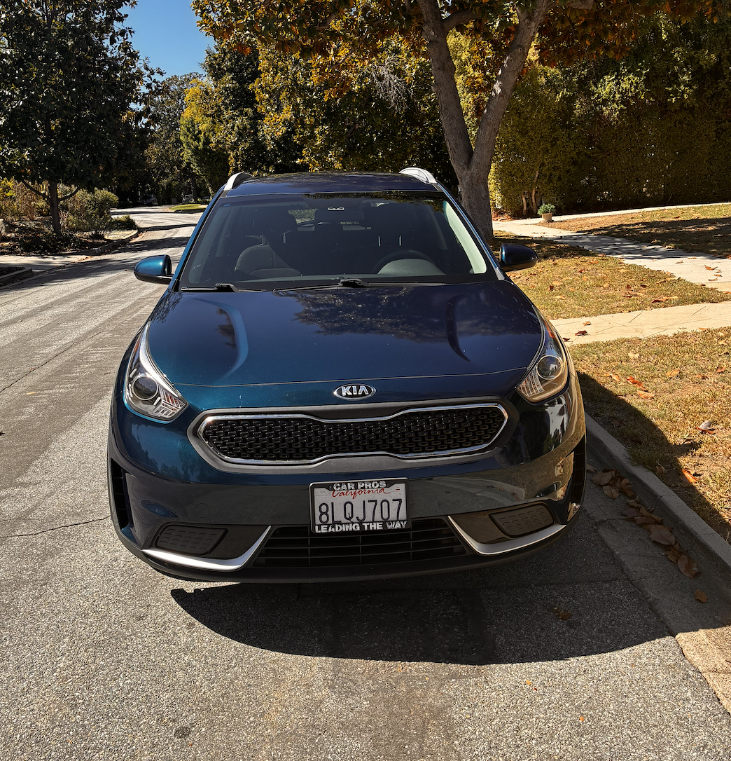 Used 2019 Kia Niro LX FWD image 2