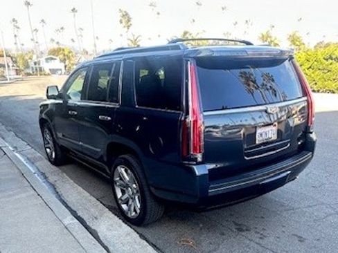 Used 2019 Cadillac Escalade Premium Luxury image 5