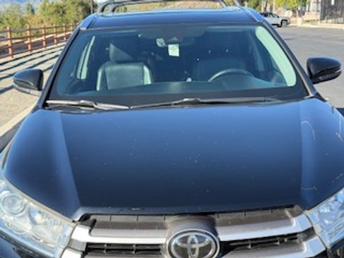 Used 2019 Toyota Highlander XLE image 8