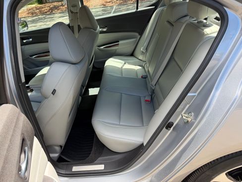Used 2017 Acura TLX FWD image 17