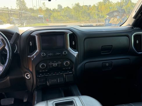 Used 2020 Chevrolet Silverado 3500 High Country w/ Z71 Off-Road Package AWD/4WD image 16