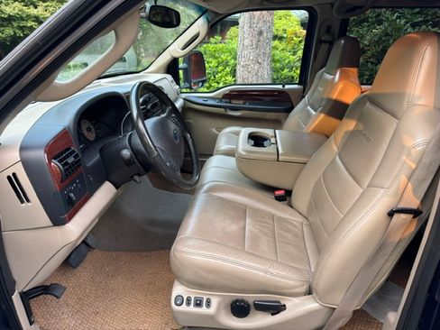 Used 2005 Ford F350 Lariat AWD/4WD image 8