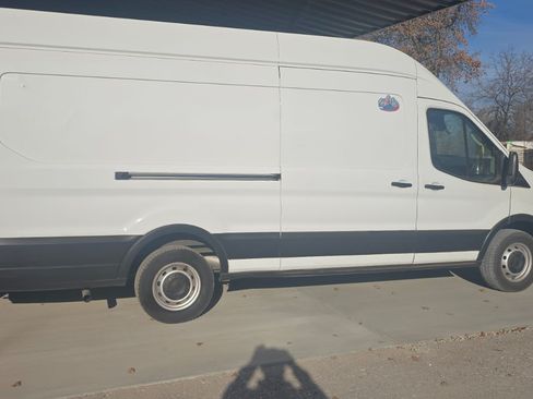 Used 2020 Ford Transit 250 Extended Length High Roof Van image 9