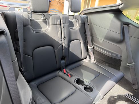 Used 2025 Tesla Model Y Long Range image 12