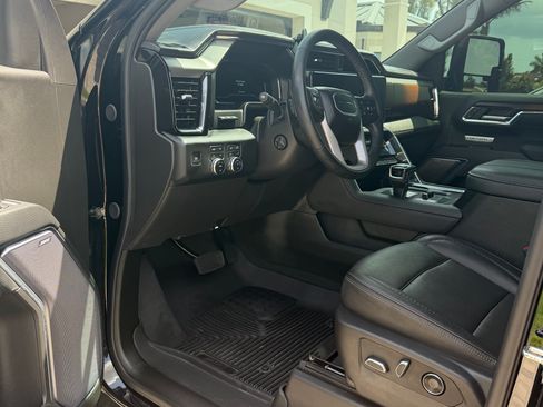 Used 2025 GMC Sierra 1500 Denali w/ Denali Reserve Package image 12