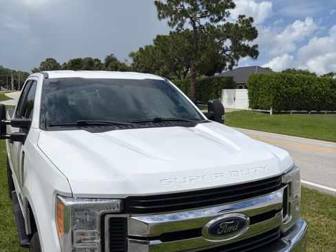 Used 2017 Ford F250 XL w/ STX Appearance Package AWD/4WD image 6