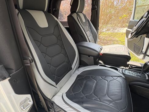 Used 2018 Jeep Wrangler Sport image 15