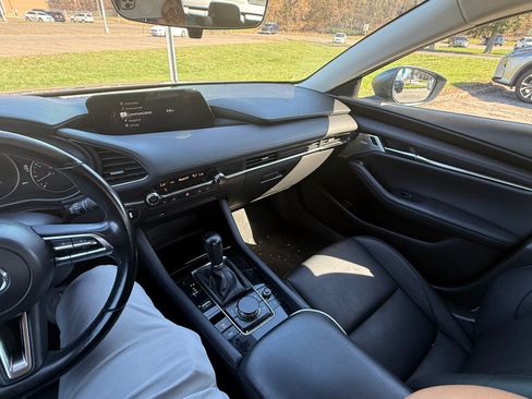 Used 2019 MAZDA MAZDA3 AWD Sedan w/ Preferred Package image 16