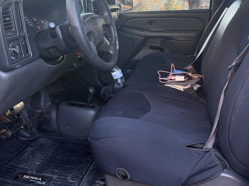 Used 2004 Chevrolet Silverado 1500 W/T image 5