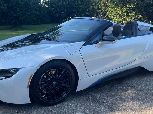 Used 2019 BMW i8 Roadster image 2