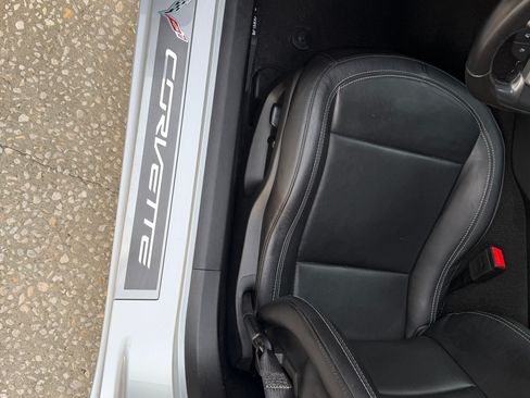 Used 2019 Chevrolet Corvette Stingray Coupe w/ 1LT RWD image 14