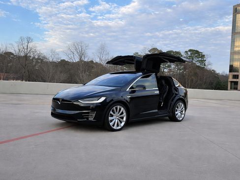Used 2016 Tesla Model X Performance image 1