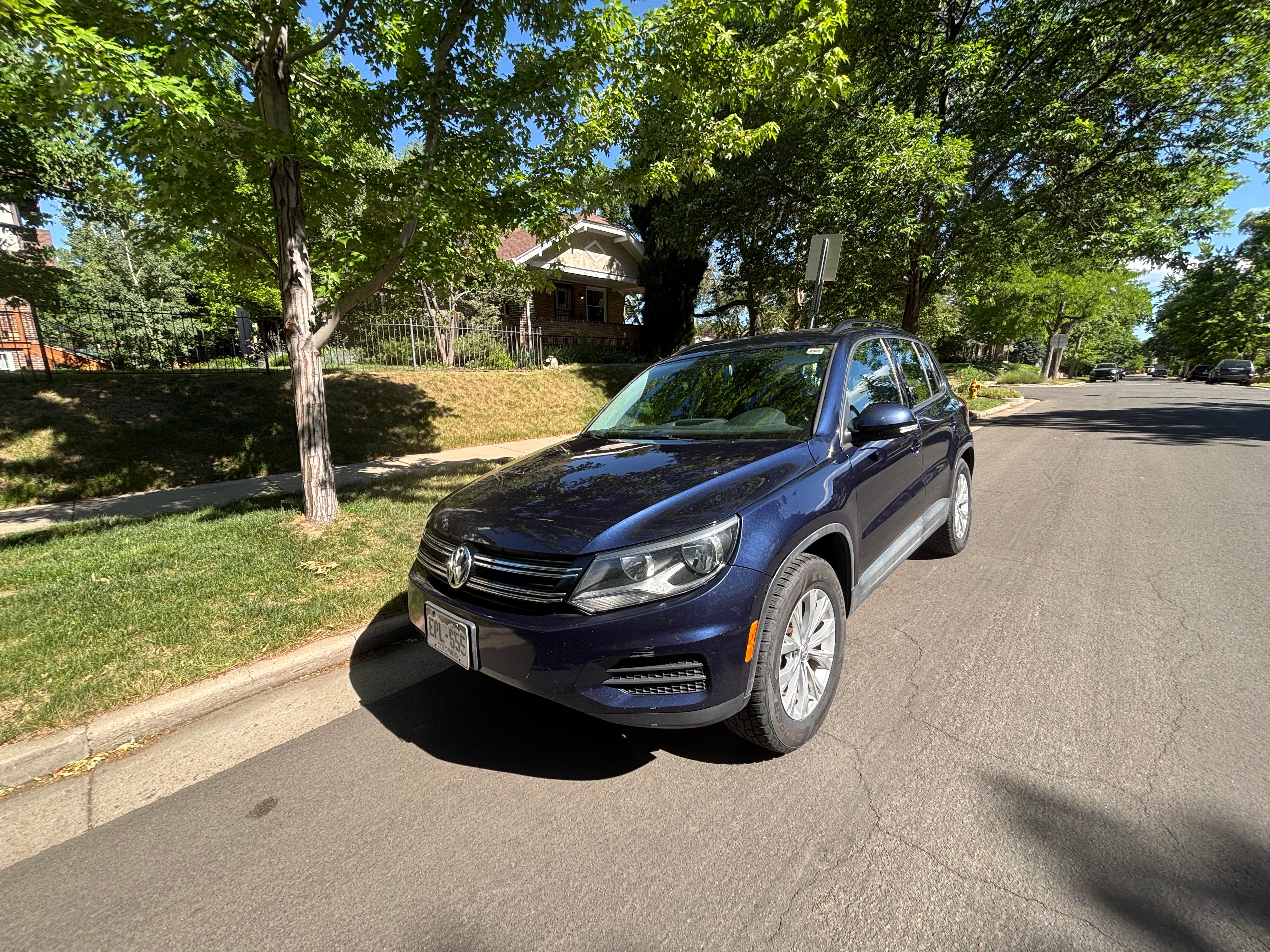 Used 2015 Volkswagen Tiguan SE FWD image 1