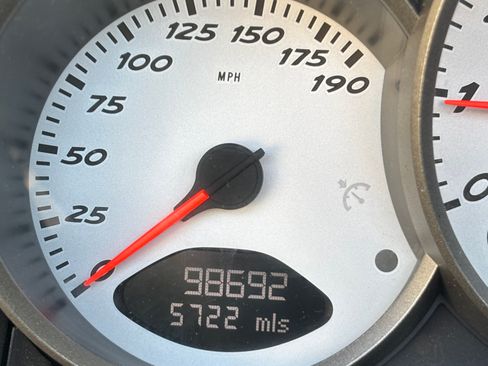 Used 2005 Porsche Boxster S image 10