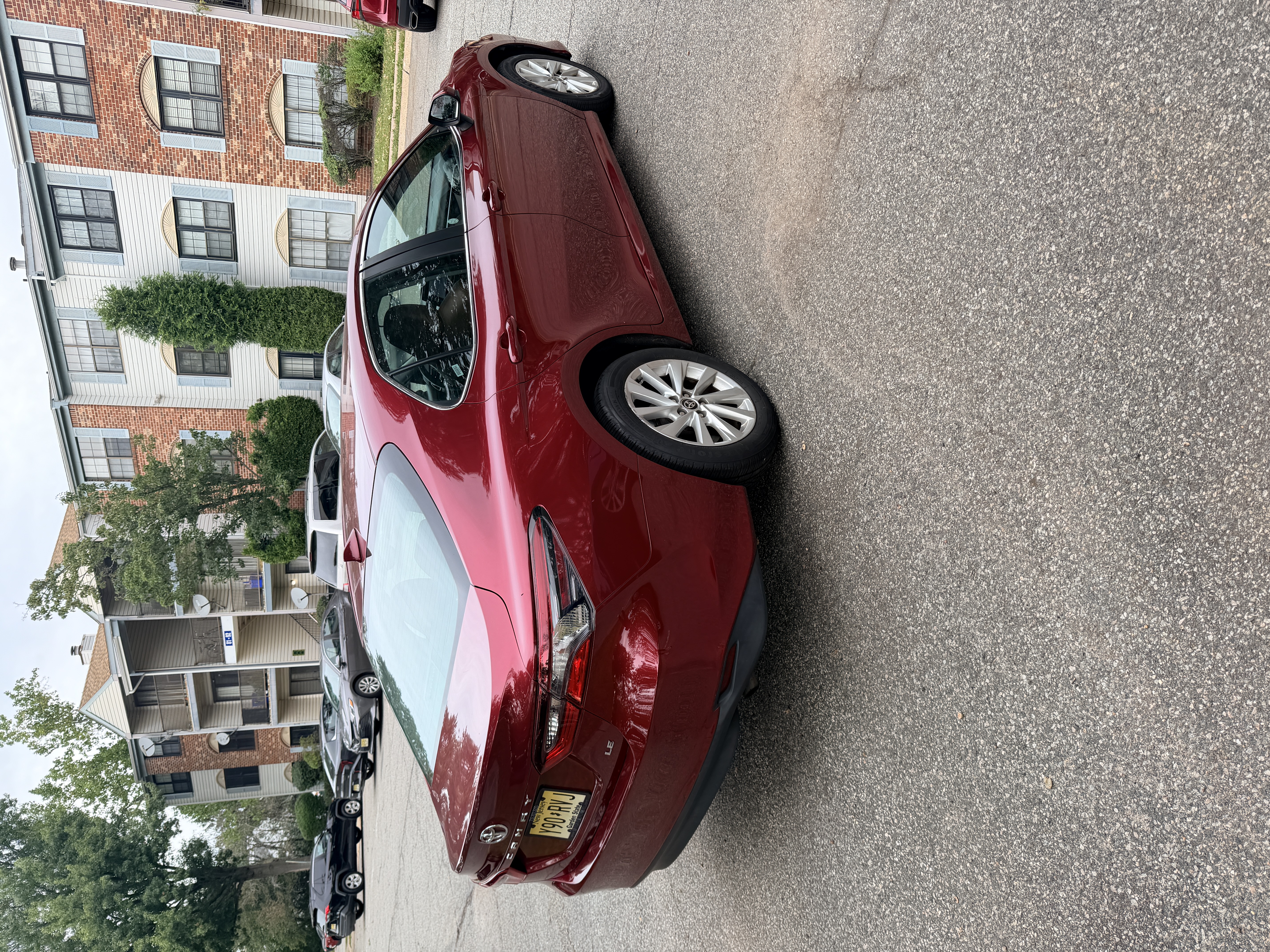 Used 2021 Toyota Camry LE FWD image 9