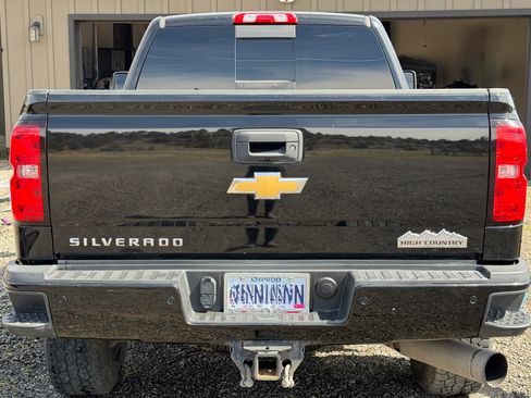 Used 2015 Chevrolet Silverado 2500 High Country w/ Duramax Plus Package image 6