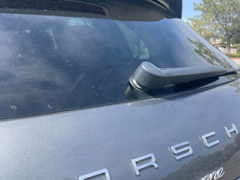 Used 2014 Porsche Cayenne Platinum Edition image 5