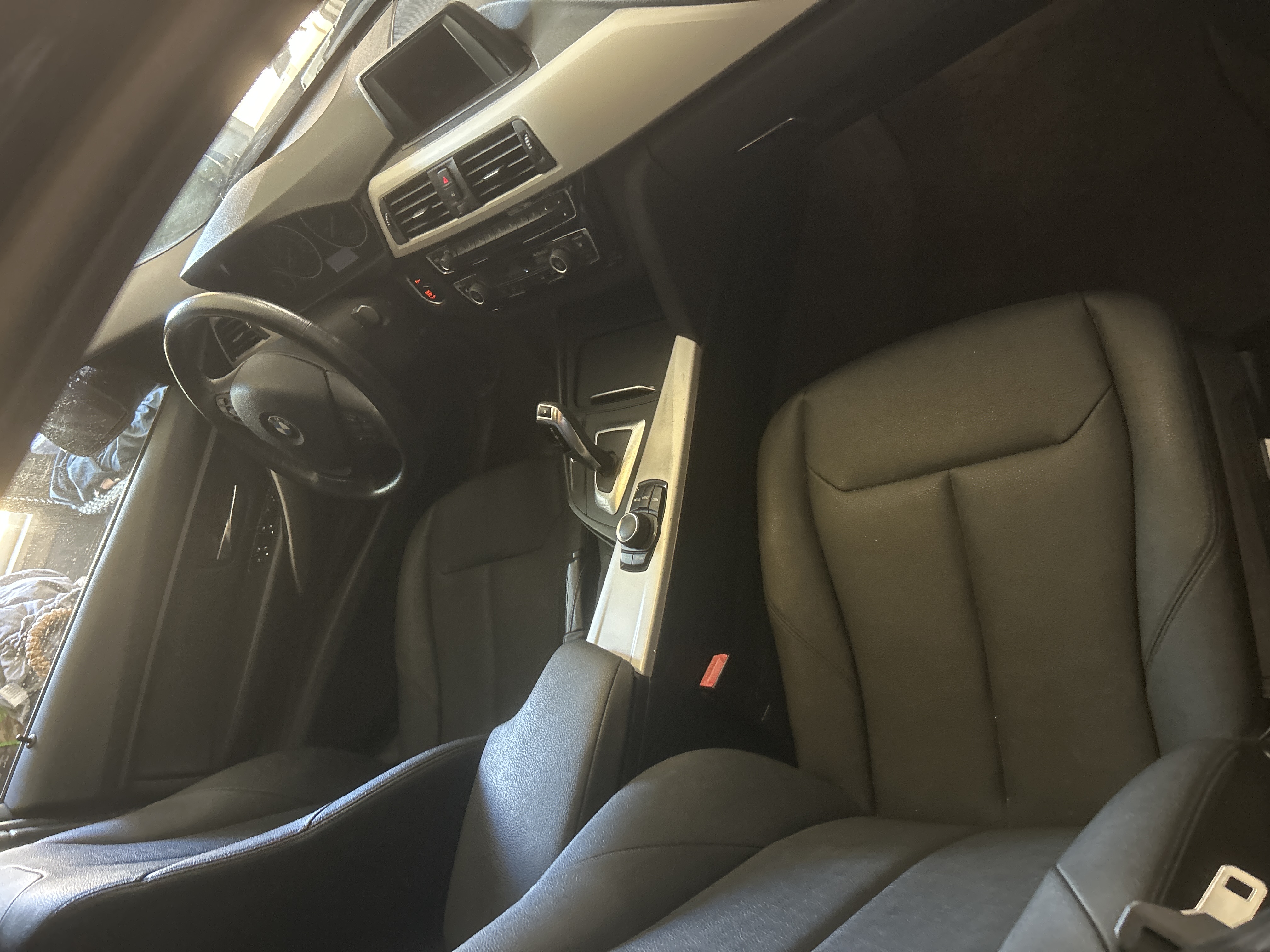 Used 2018 BMW 320i xDrive Sedan AWD/4WD image 4