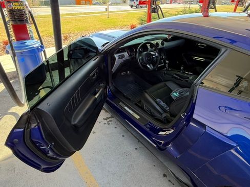 Used 2015 Ford Mustang GT Premium image 4