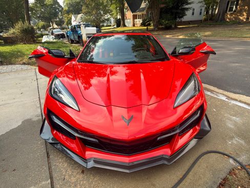 Used 2024 Chevrolet Corvette Z06 w/ Z07 Performance Package RWD image 10