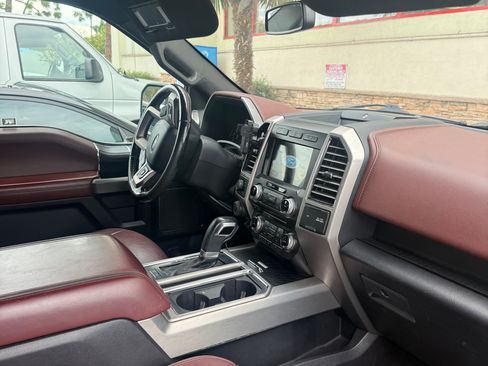 Used 2018 Ford F150 Platinum w/ Equipment Group 701A Luxury image 4