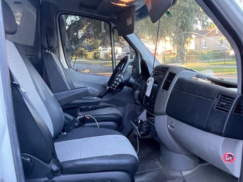 Used 2007 Dodge Sprinter 2500 image 6