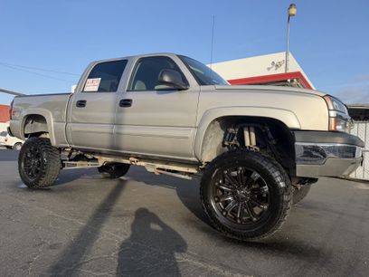 Used 2005 Chevrolet Silverado 1500 4x4 Crew Cab w/ Light Duty Power Package