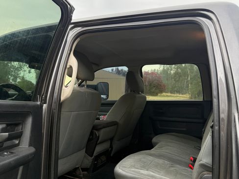 Used 2014 RAM 2500 Tradesman w/ Chrome Appearance Group image 6