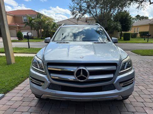 Used 2016 Mercedes-Benz GL 450 4MATIC image 4
