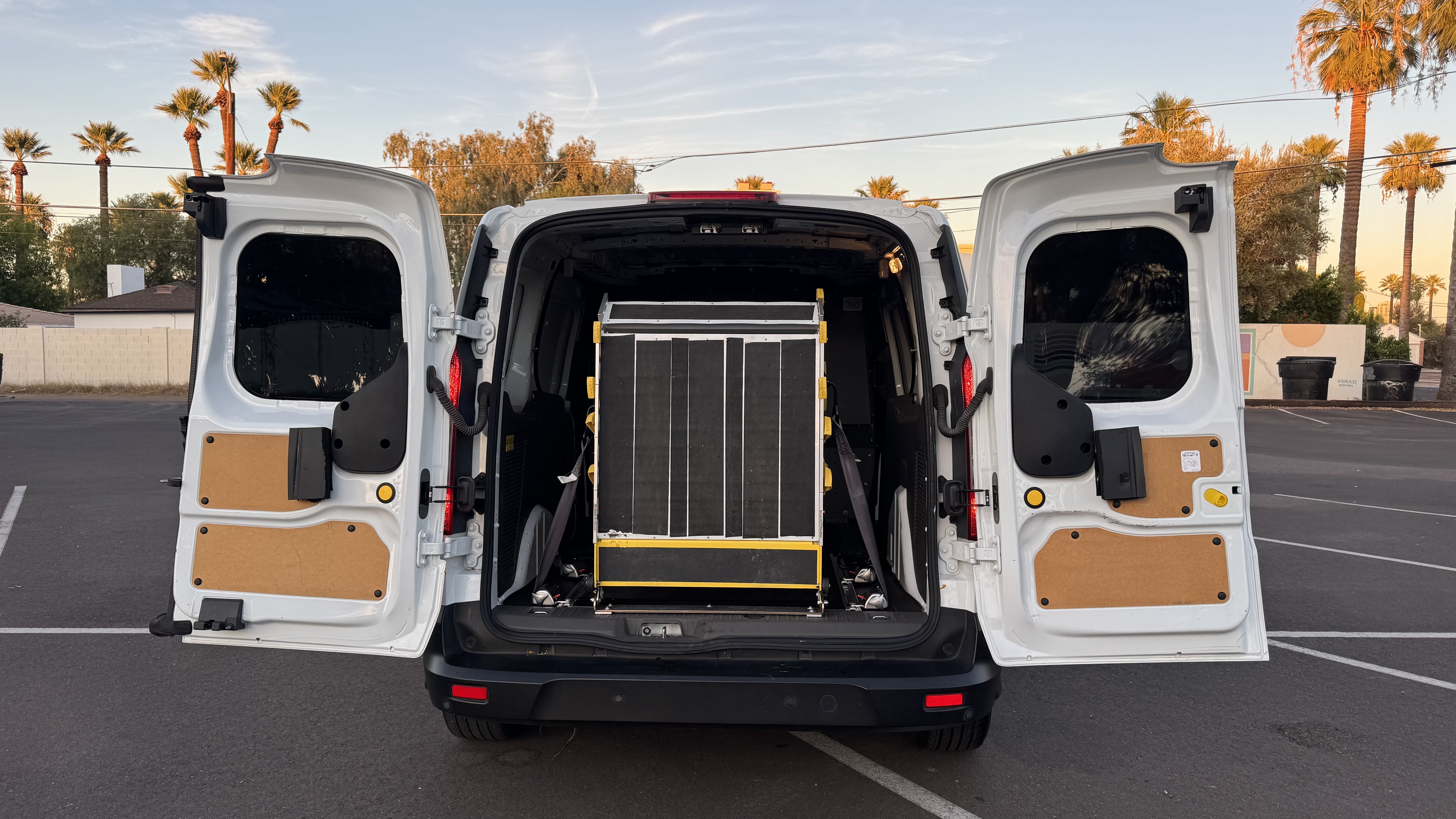 Used 2020 Ford Transit Connect XLT FWD image 6