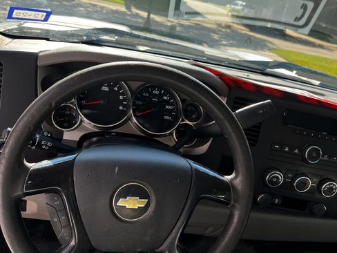 Used 2013 Chevrolet Silverado 2500 W/T image 10