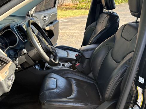 Used 2017 Jeep Cherokee High Altitude image 6