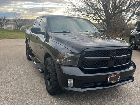 Used 2017 RAM 1500 Express w/ Black Ram 1500 Express Group image 6