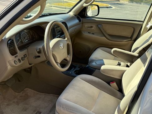 Used 2007 Toyota Sequoia SR5 image 5