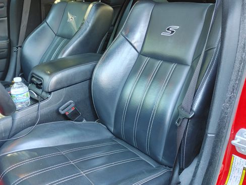 Used 2016 Chrysler 300 S image 23