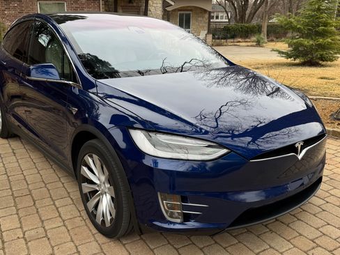 Used 2020 Tesla Model X Long Range image 5
