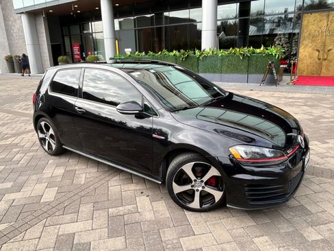 Used 2015 Volkswagen GTI SE image 1