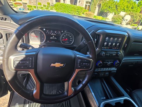 Used 2020 Chevrolet Silverado 2500 LTZ w/ LTZ Plus Package image 19